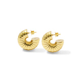 THE RIBBED HOOP EARRINGS