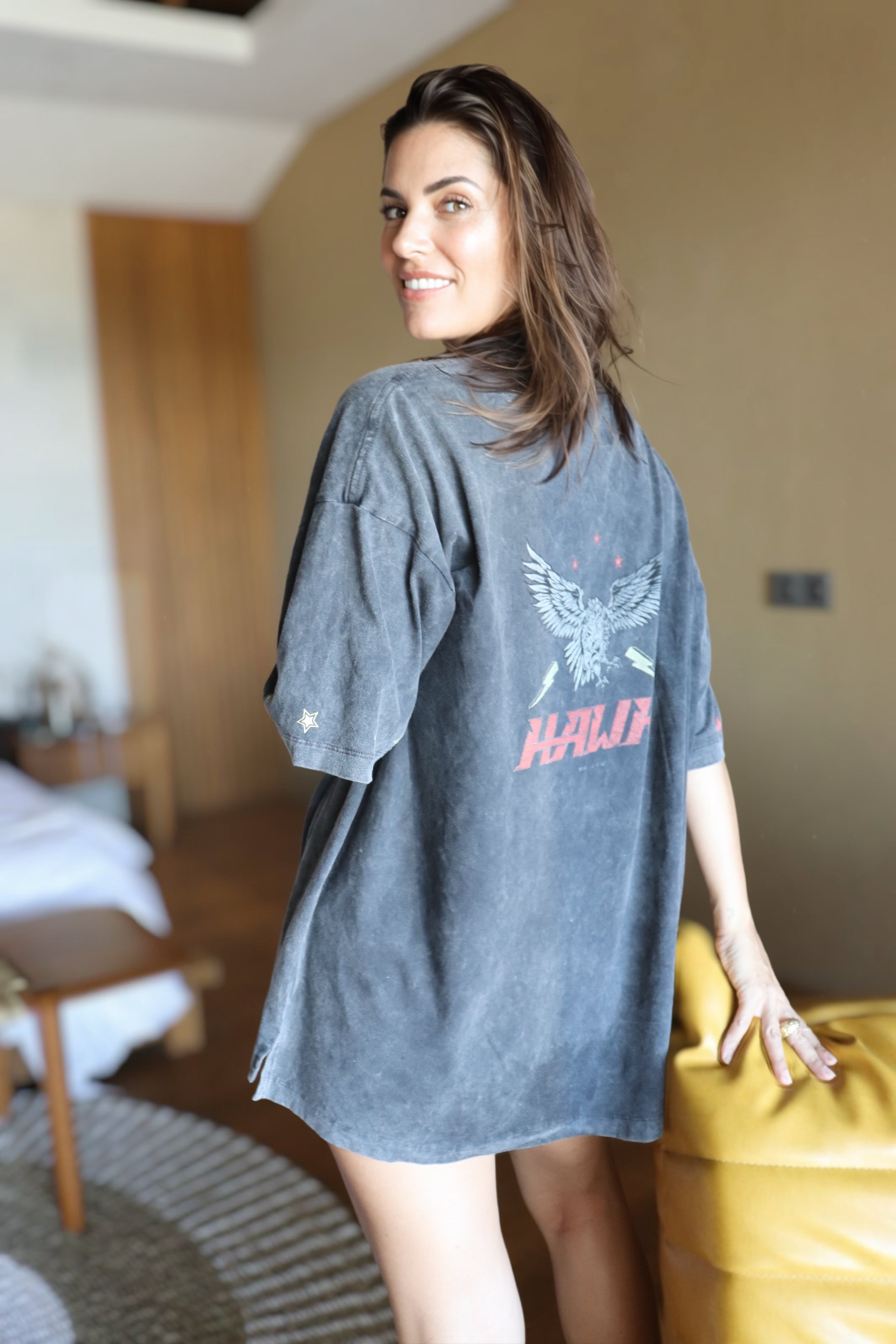THE HAWK VINTAGE TEE – Honey and Hawk