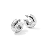 THE RIBBED HOOP EARRINGS